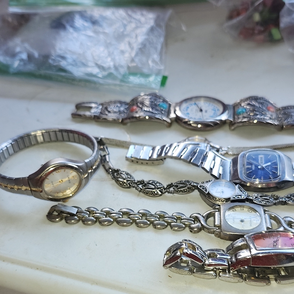 Elegant Silver Women's Watches 7 Shannon Watch Vintage Carriage  Two Tone